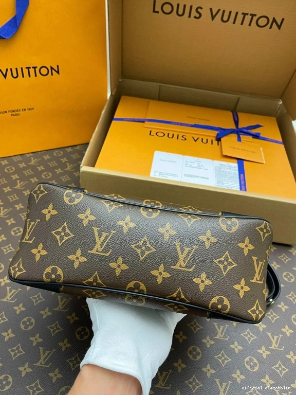 Official oldcobbler VUITTON BOULOGNE LOUIS 0821